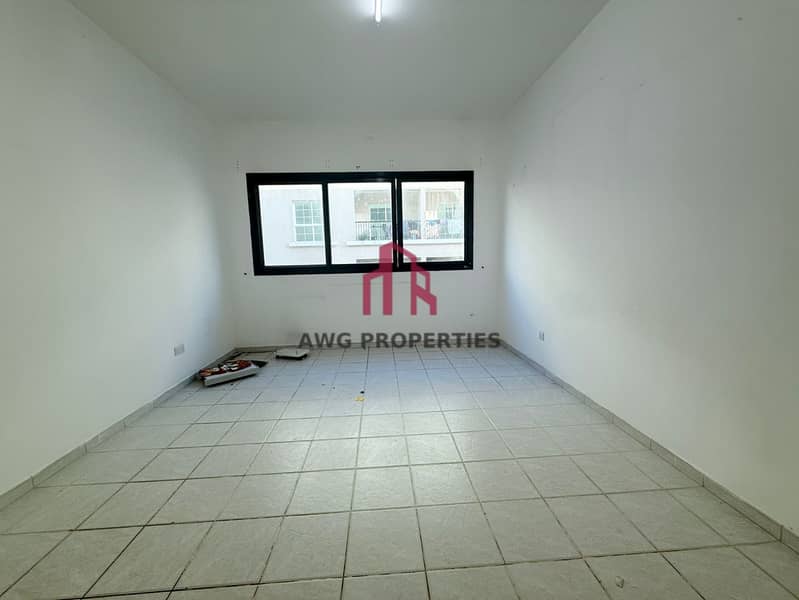 Chiller Free |Near to The Mall | Prime Location - Image 7