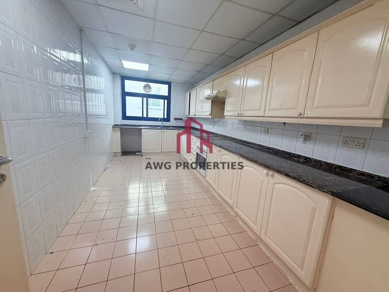 Chiller Free |Near to The Mall | Prime Location - Image 10