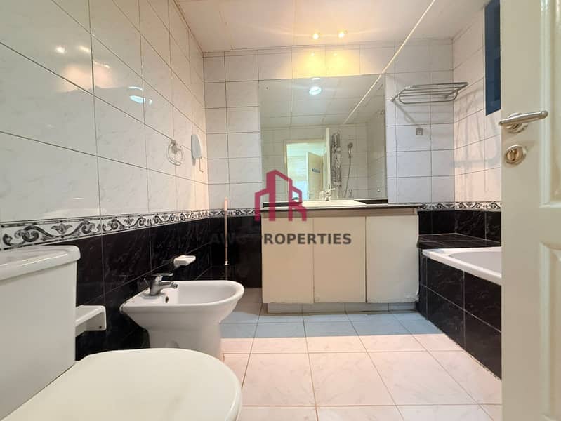 Chiller Free |Near to The Mall | Prime Location - Image 17