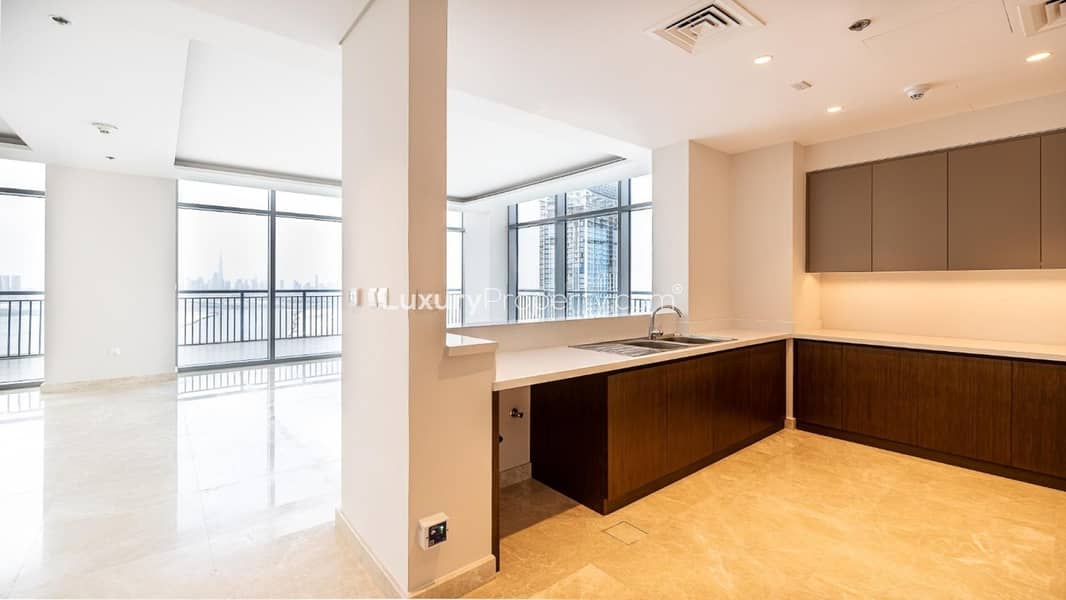 Burj khalifa view | 2 expansive terraces | Unique layout - Image 7