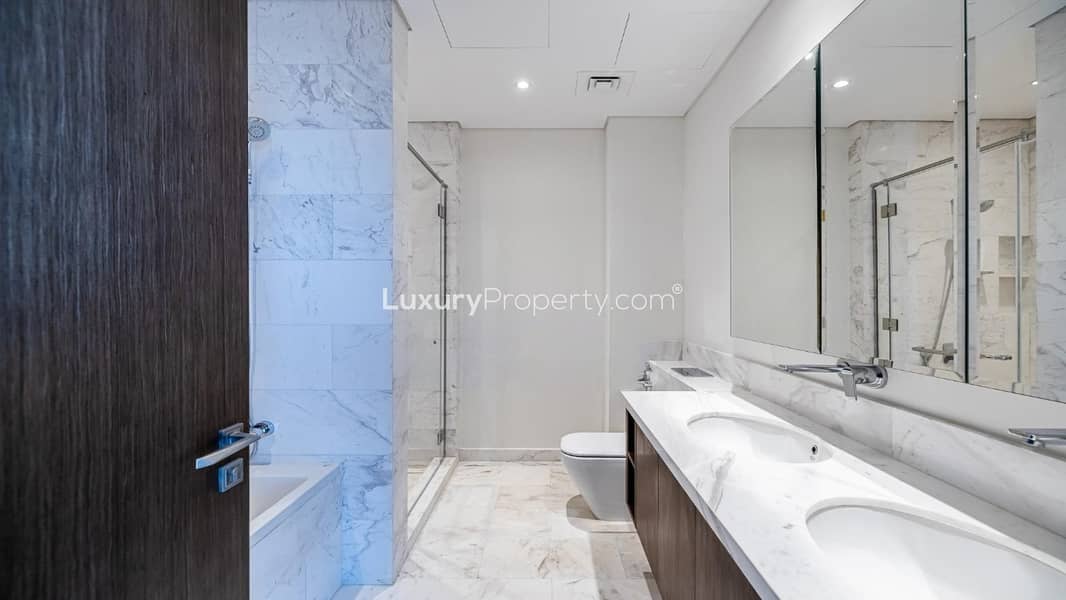 Burj khalifa view | 2 expansive terraces | Unique layout - Image 12