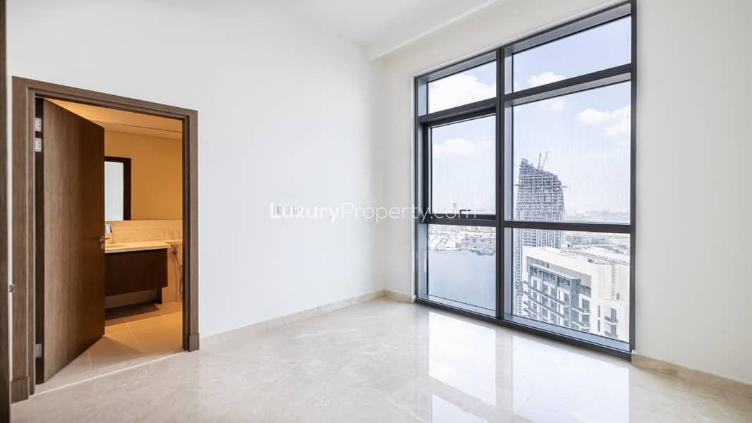 Burj khalifa view | 2 expansive terraces | Unique layout - Image 16