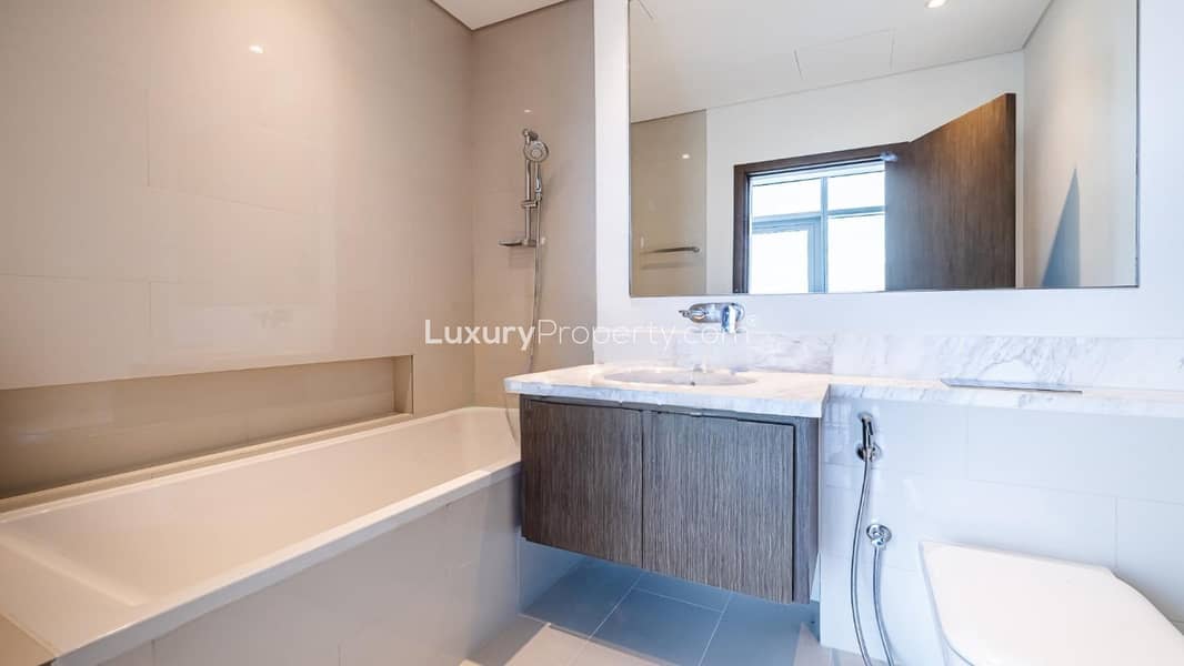 Burj khalifa view | 2 expansive terraces | Unique layout - Image 17