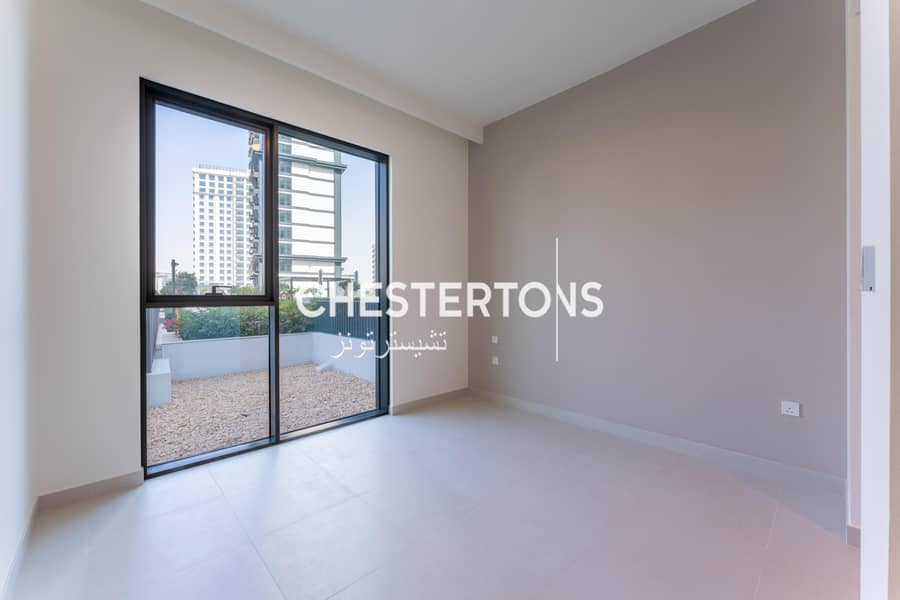 Unique Low-Floor Corner Unit | Spacious Park View - Image 11