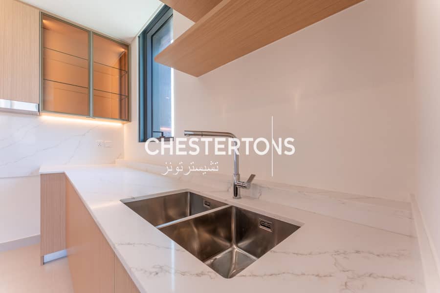 Unique Low-Floor Corner Unit | Spacious Park View - Image 14