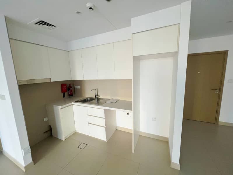 SPACIOUS 1 BHK | HIGH FLOOR | READY TO MOVE IN - Image 6