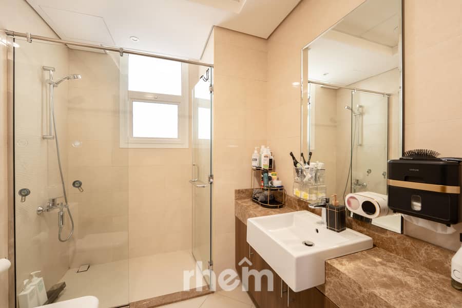 Prime Location | Vastu | Private Garden - Image 17