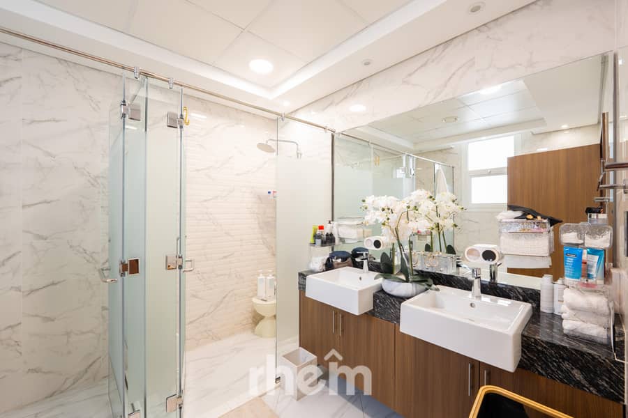 Prime Location | Vastu | Private Garden - Image 19