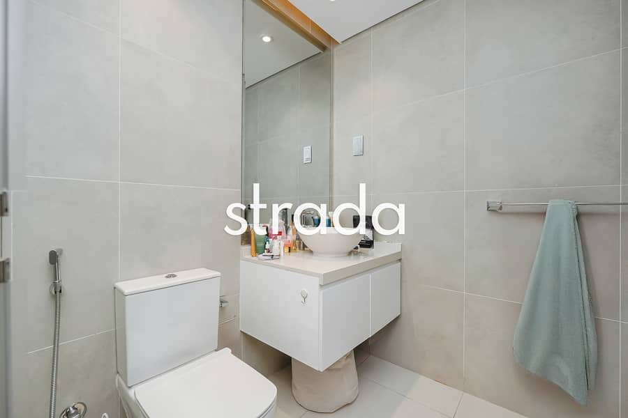 Vacant now | modern interior | fully furnished - Image 15