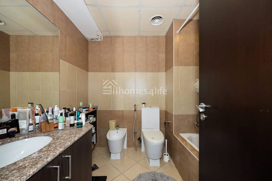 Large Layout | Canal View | High Floor - Image 19