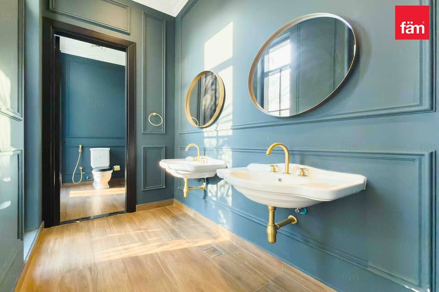 Spacious villa with nearby school & hospital