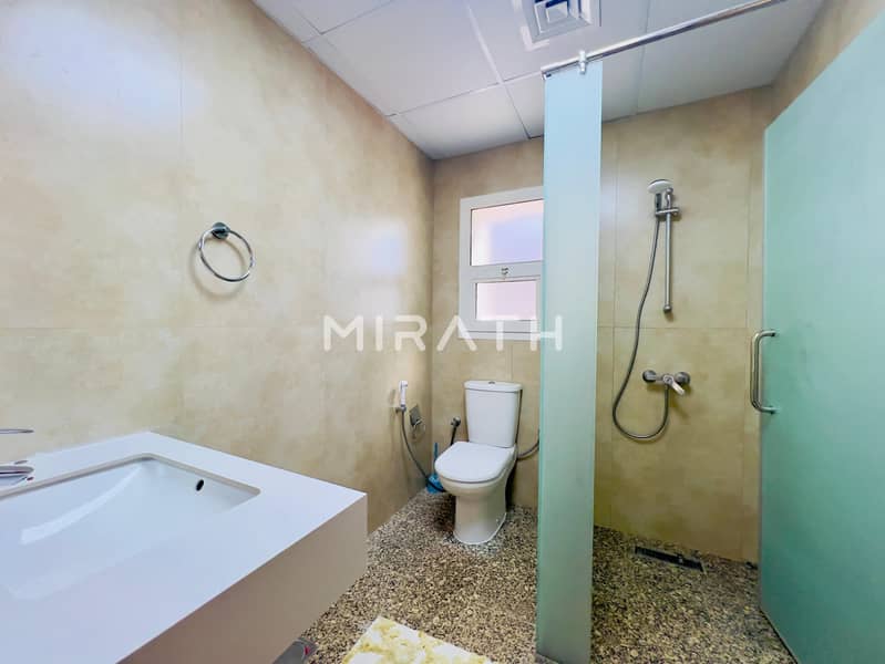 Refined Villa Living in a Prime Address - Image 7