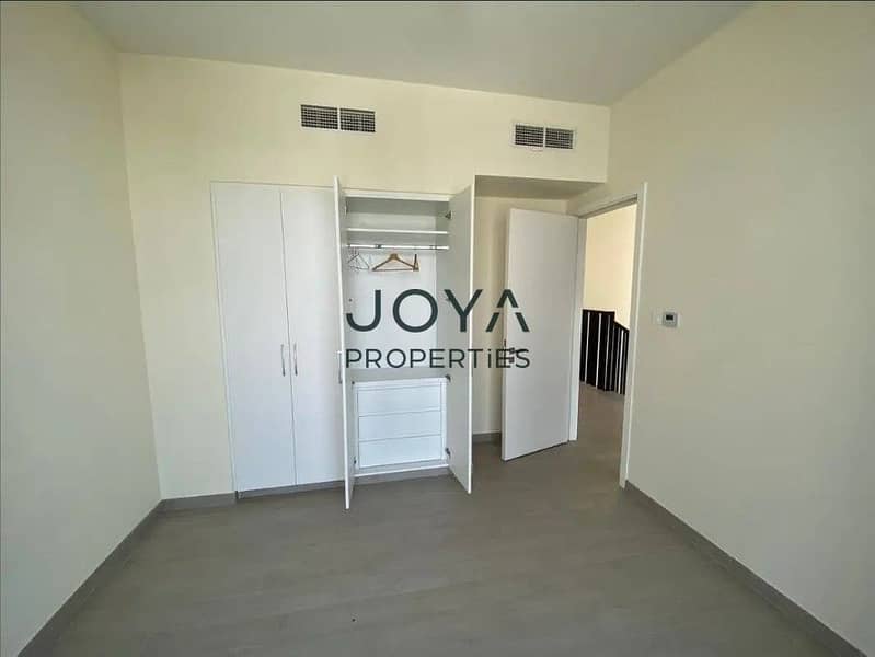 Spacious 5BR Villa | Direct Golf Course View | Family-Friendly Community