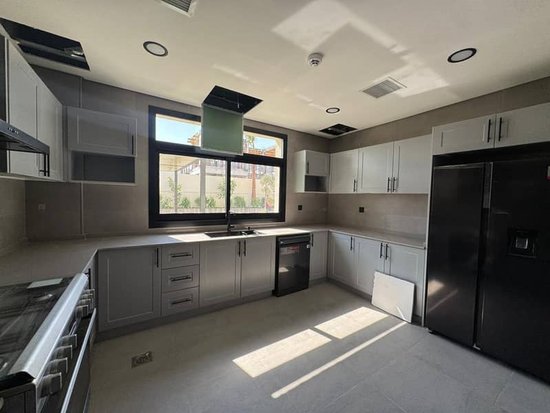 Modern 5BR |Maid |Pvt Pool | Garden - Image 12