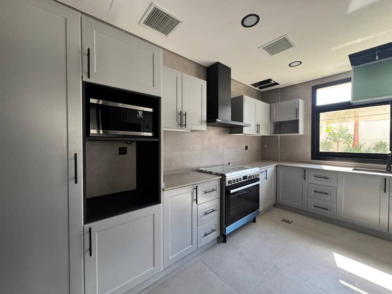 Modern 5BR |Maid |Pvt Pool | Garden - Image 13