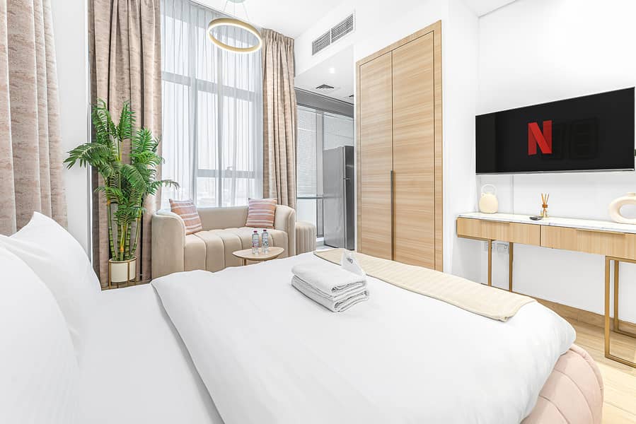 Available Serene Modern | Balcony| Bills Included