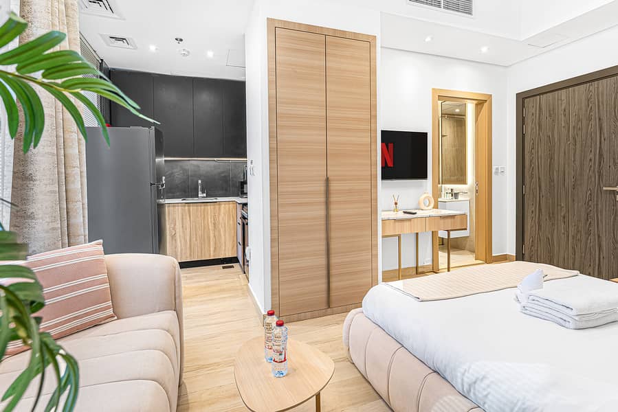 Available Serene Modern | Balcony| Bills Included