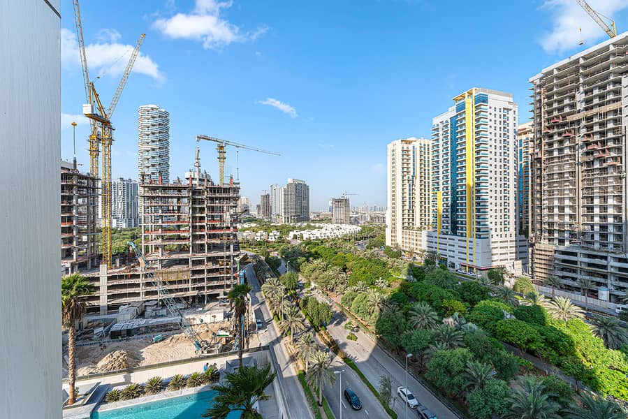 Available Serene Modern | Balcony| Bills Included - Image 9