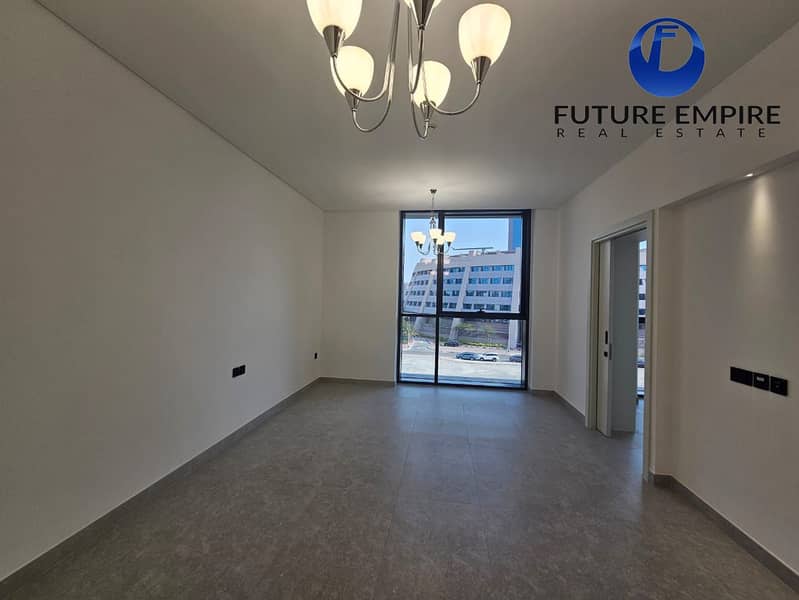 Luxurious Studio + Study Room | NEARBY METRO