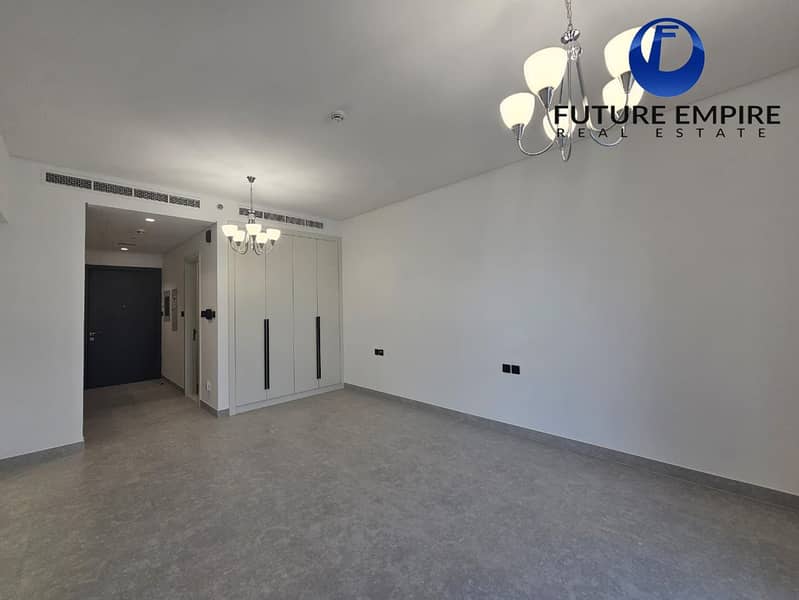 Luxurious Studio + Study Room | NEARBY METRO - Image 7