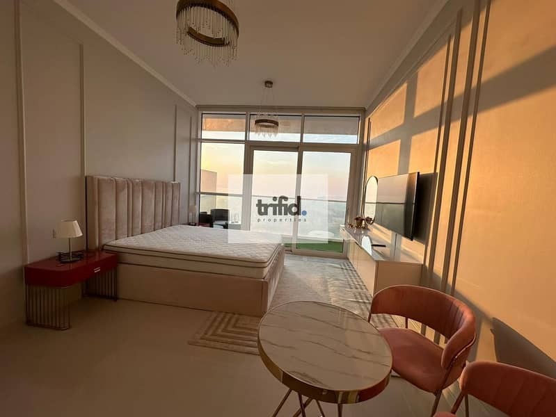 GOLF VIEW / HIGH FLOOR / AVAILABLE NOW