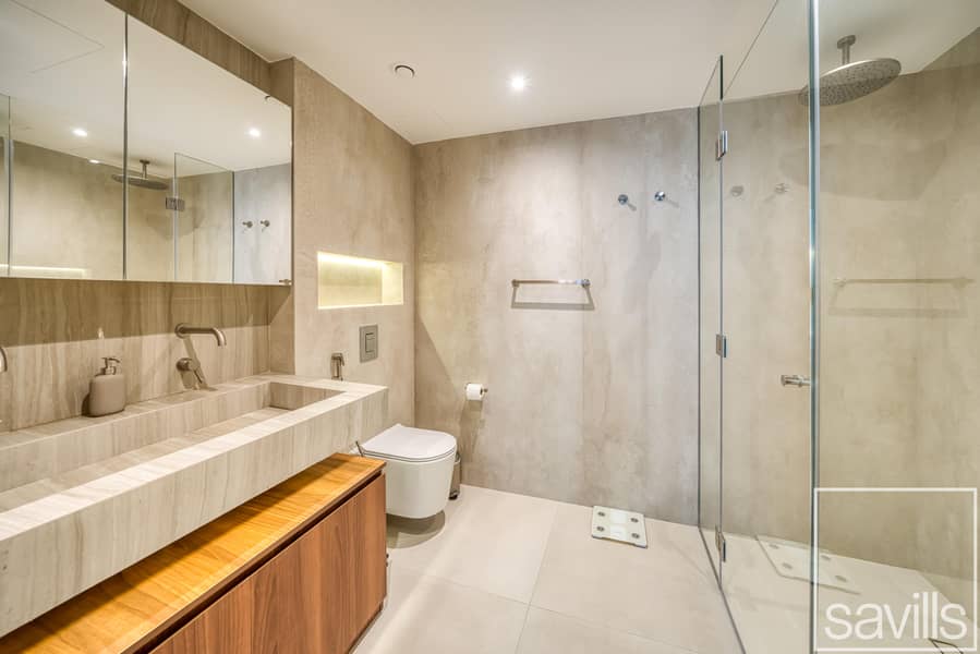 Vacant on Transfer| Fully Upgraded |Boulevard View - Image 13