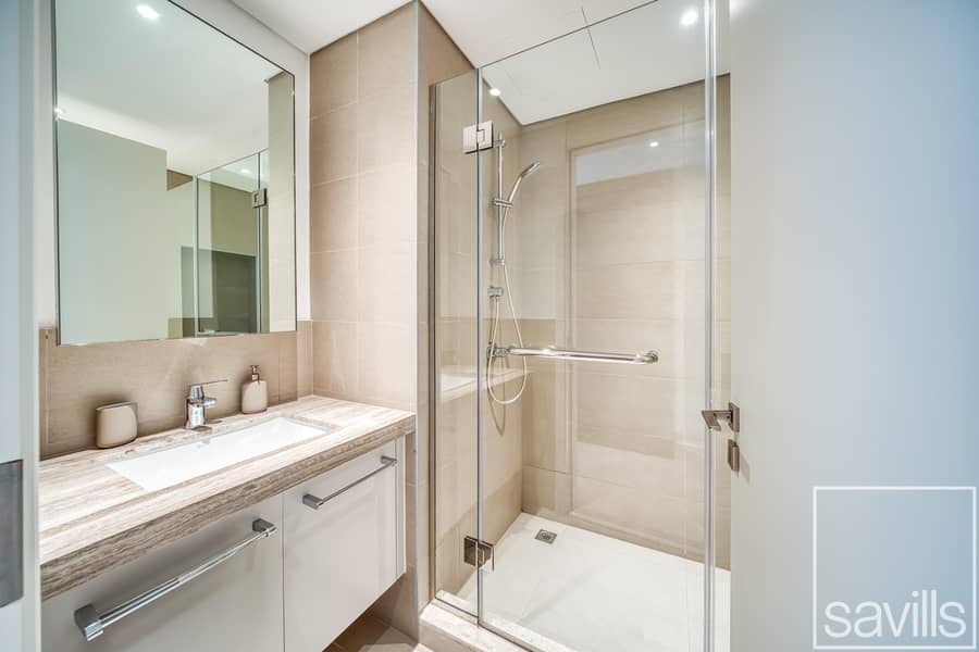 Vacant on Transfer| Fully Upgraded |Boulevard View - Image 17