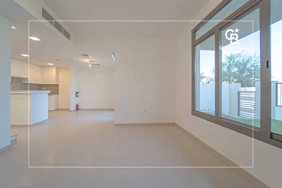 SPACIOUS | VACANT | EXCEPTIONAL COMMUNITY LIVING