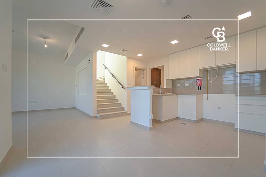 SPACIOUS | VACANT | EXCEPTIONAL COMMUNITY LIVING