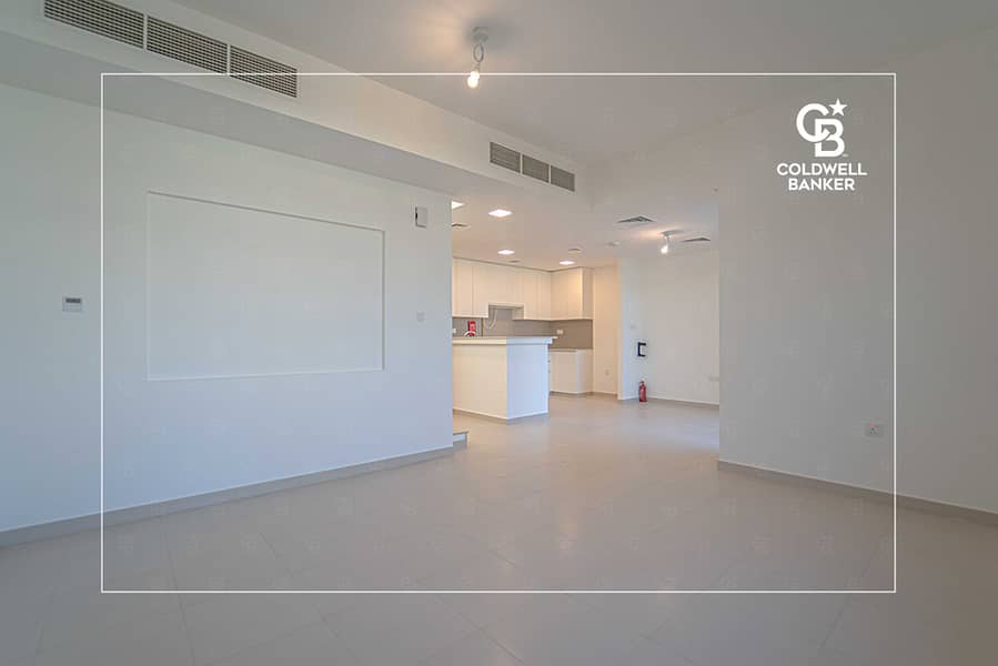 SPACIOUS | VACANT | EXCEPTIONAL COMMUNITY LIVING