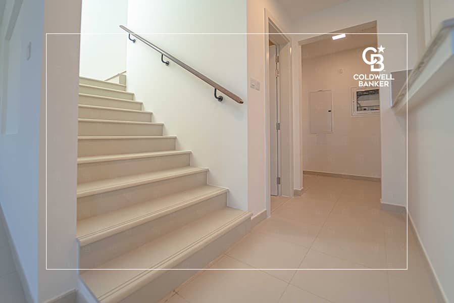 SPACIOUS | VACANT | EXCEPTIONAL COMMUNITY LIVING - Image 6