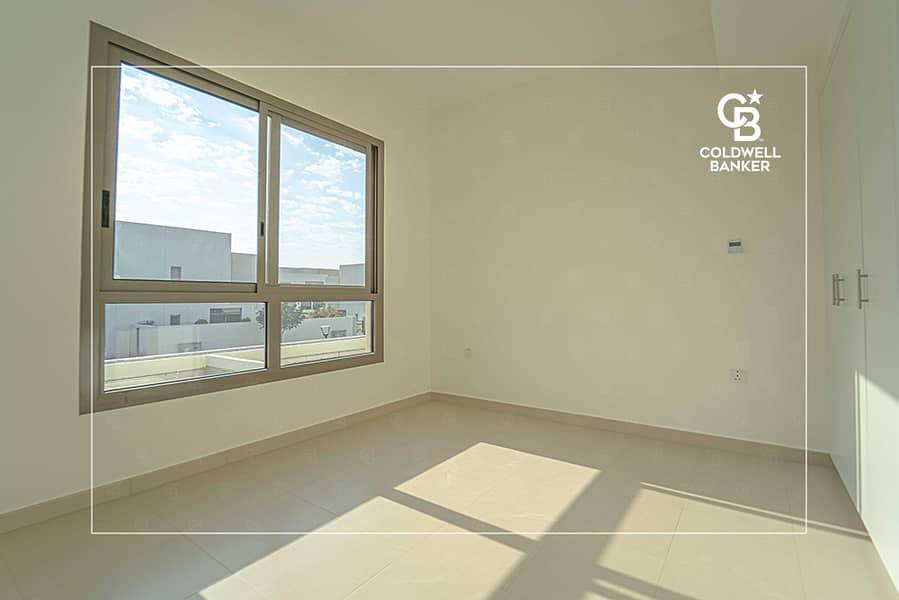 SPACIOUS | VACANT | EXCEPTIONAL COMMUNITY LIVING - Image 16