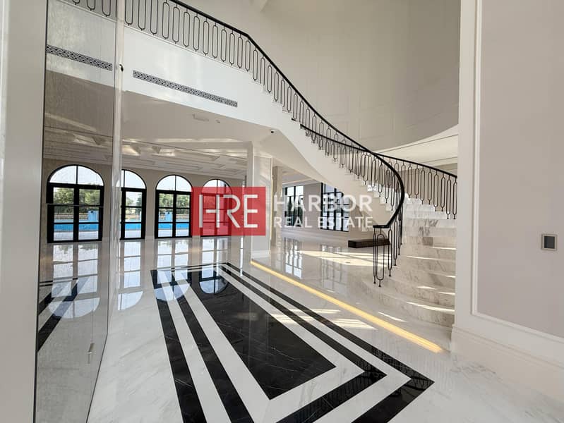 Single Row Designer Villa | Largest BUA | Park View