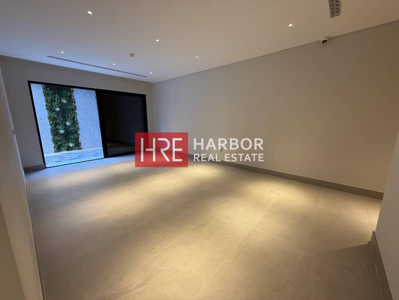 Single Row Designer Villa | Largest BUA | Park View - Image 24