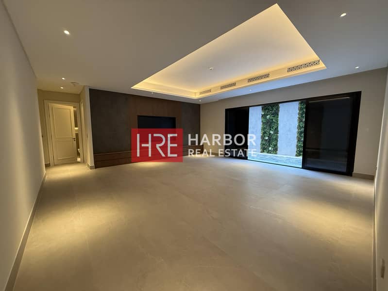 Single Row Designer Villa | Largest BUA | Park View - Image 25