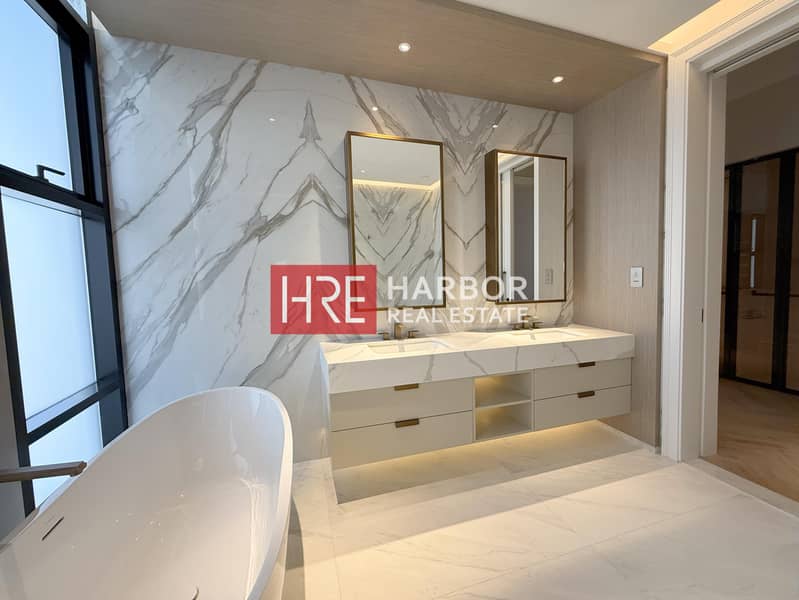 Single Row Designer Villa | Largest BUA | Park View - Image 31