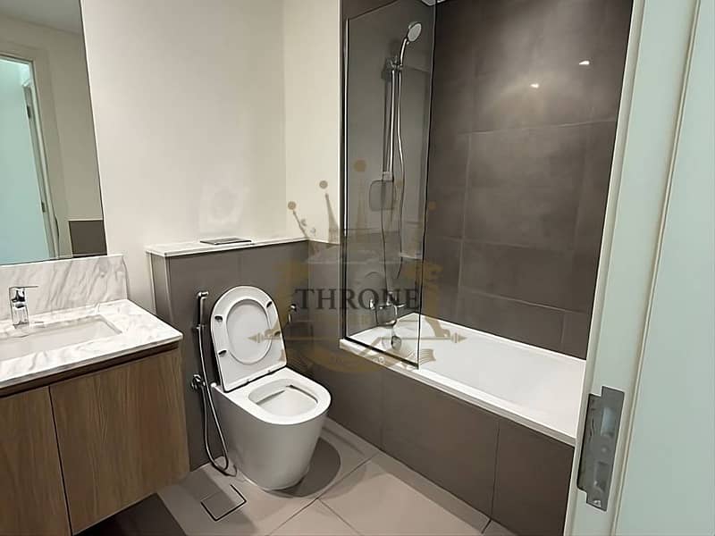 Corner Unit-Ready to Move-Close to Amenities - Image 9