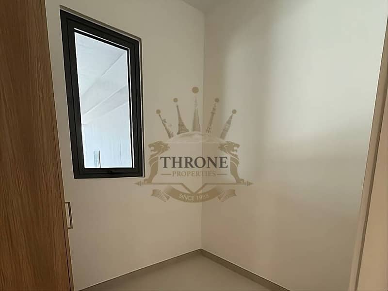 Corner Unit-Ready to Move-Close to Amenities - Image 14