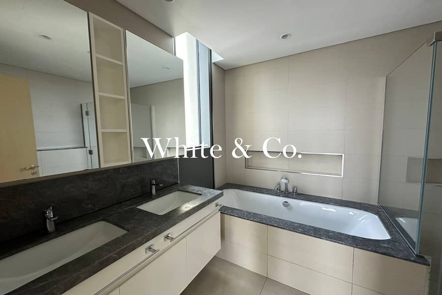 Burj Khalifa View | Spacious | High Floor - Image 10