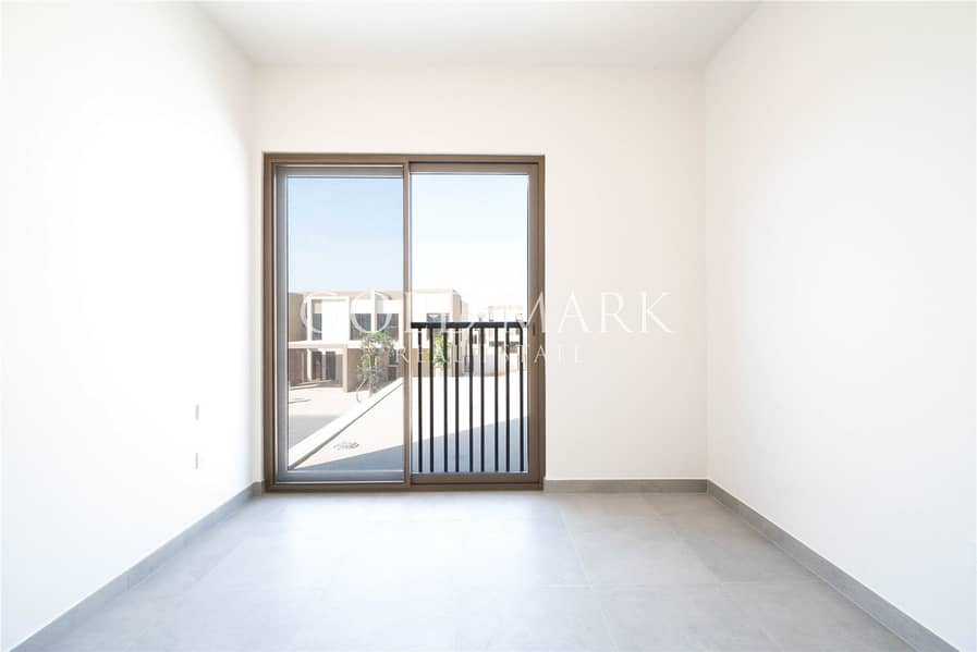 Biggest Plot I Close to Pool I Single Row Villa - Image 10