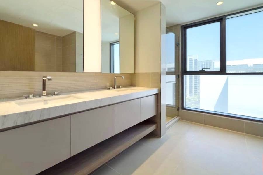 Ready to move | High Floor | Options Available - Image 9