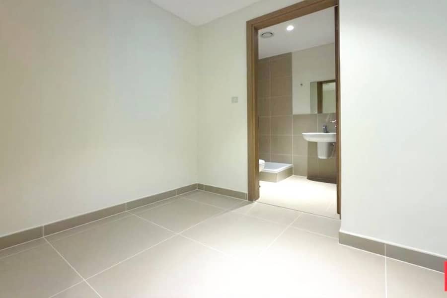 Ready to move | High Floor | Options Available - Image 10