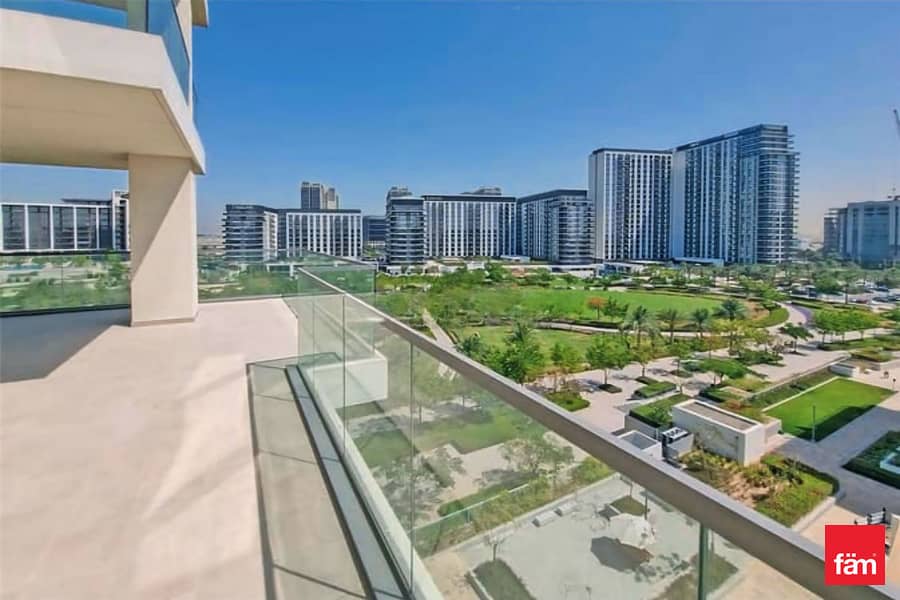 Ready to move | Pool and Park View | Corner