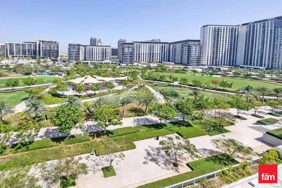 Ready to move | Pool and Park View | Corner