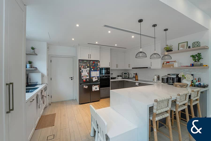 Extended | Upgraded | 4 Bed + Maids | Corner