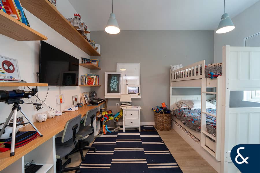 Extended | Upgraded | 4 Bed + Maids | Corner - Image 18