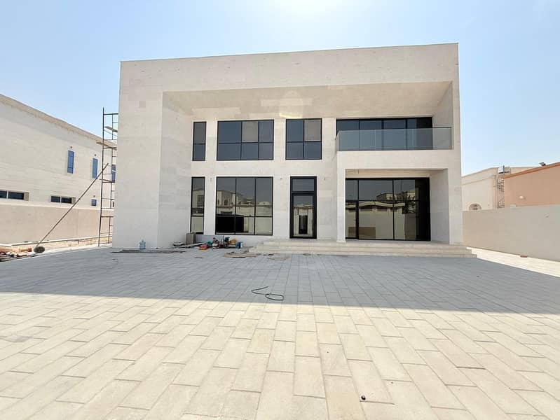 LUXURY VILLA | MODERN STYLE | PRIME LOCATION