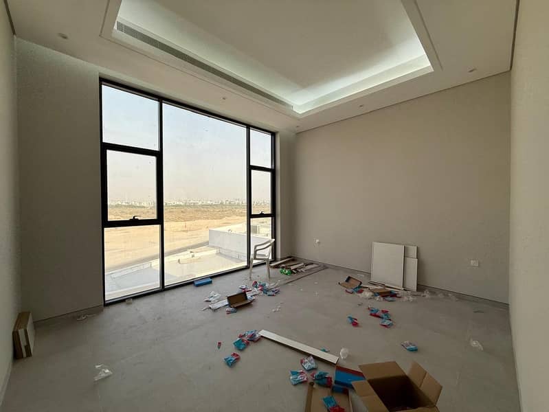 Modern | 5 Master BR Villa | Garden Area