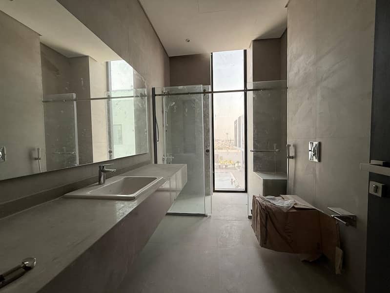 Modern | 5 Master BR Villa | Garden Area - Image 9