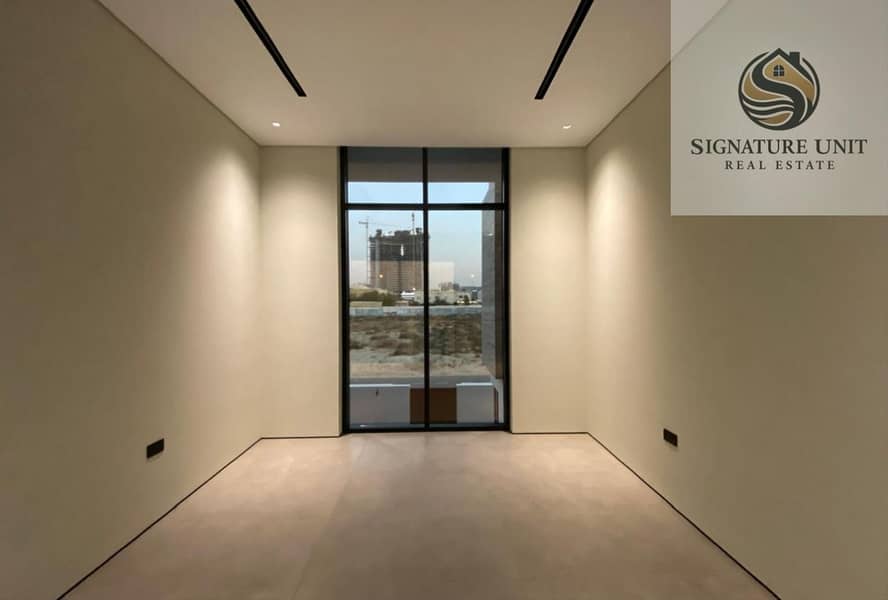 Brand New | 5BR+Maid | Prime Location - Image 8